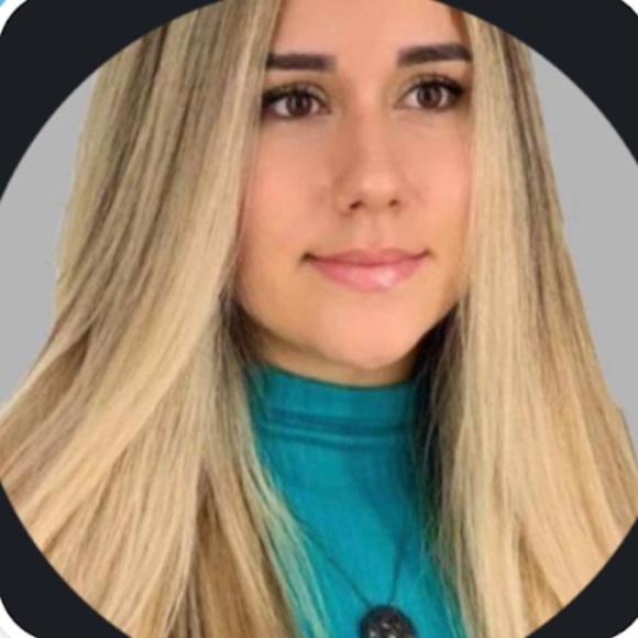 Meet your Posher, Isabella - Picture 1 of 1